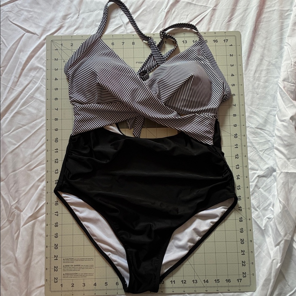 Elegant Black and White Striped Women's One-Piece Swimsuit